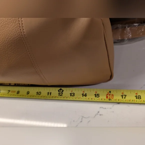 Steve Madden Bodie Tote - NWT - Tan 16x13 Inches - Picture 15 of 16